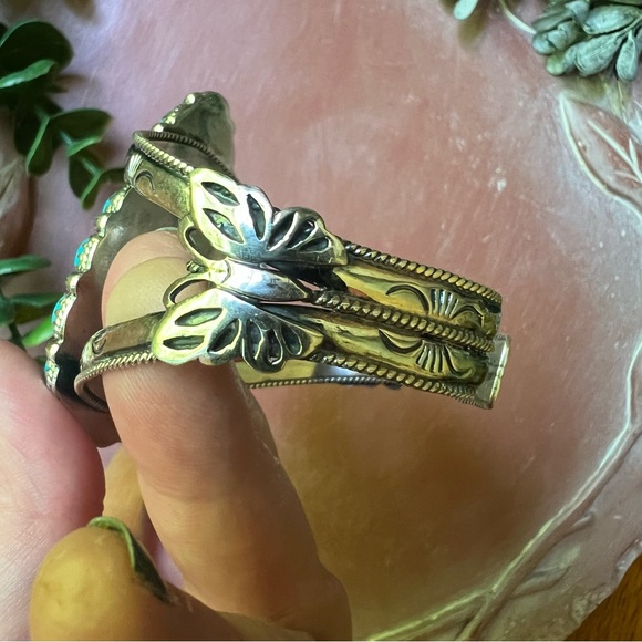 925 Sterling Silver Kingman Turquoise Statement Cuff w/ Butterfly Detail - Picture 11 of 14